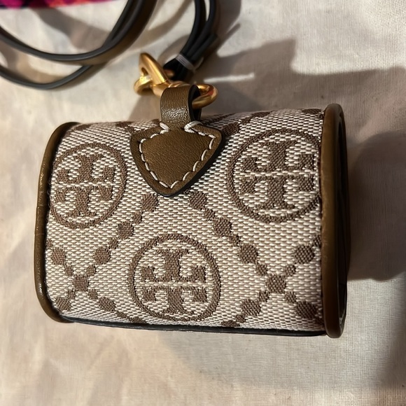 Tory Burch T Monogram Jacquard AirPod pro case hazelnut/jacquard logo - Picture 5 of 17